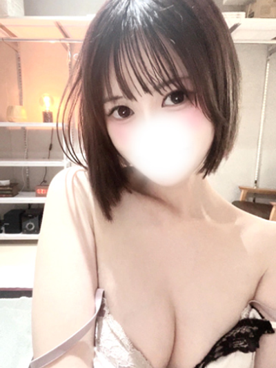 上戸りん(24)