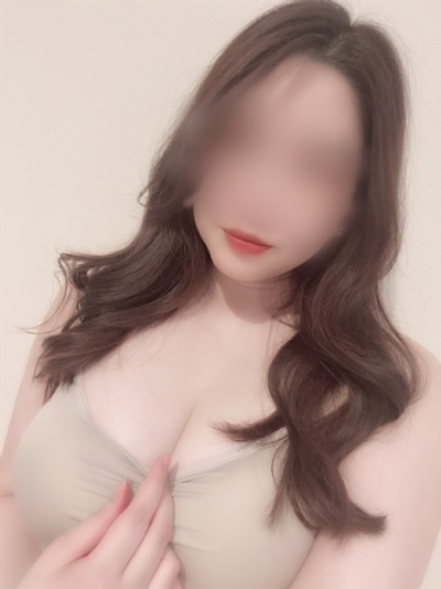 長谷川かれん(34)
