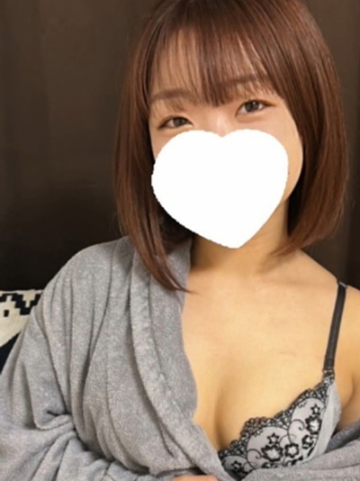 白城ゆな(25)