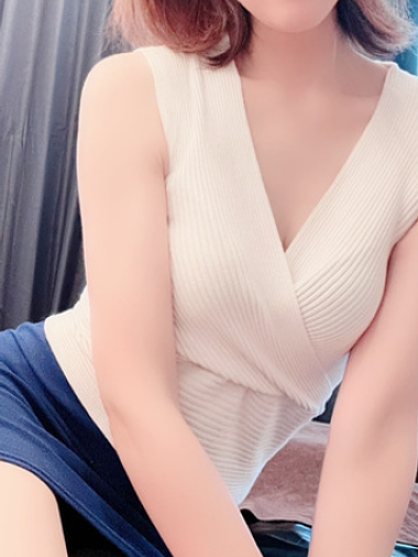 新田りえ(41)
