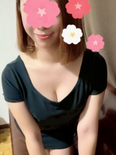 小林えみり(33)
