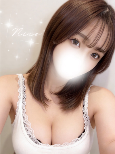 小鳥遊にこ(23)