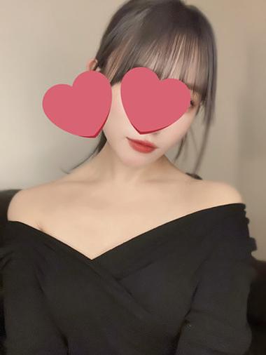 芹沢にこ(23)