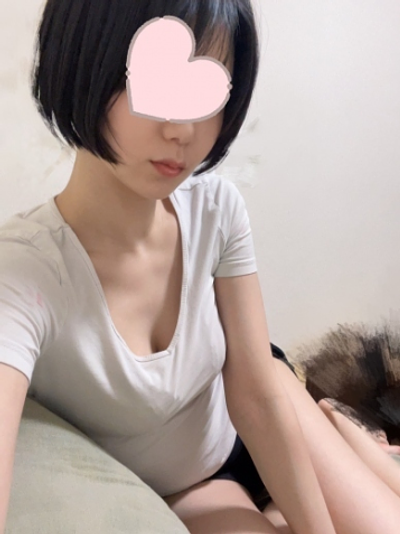 潤いちか(24)